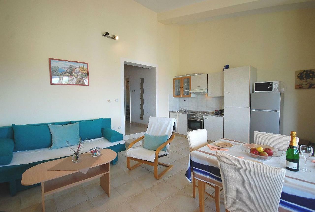 Apartments Nency By El-Pi Tours مالينسكا المظهر الخارجي الصورة